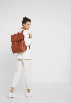 Discount En Ligne Pier One UNISEX - Sac à dos sacs fermoir aimanté -Promos Pier One Boutique f4b13091a1e1449fbcad806f51bffdf0