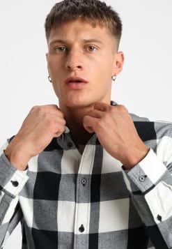 Qualité absolue Pier One Chemise chemises col à boutons homme -Promos Pier One Boutique f53db08a39734cb0a9045c08ab5cf6e6