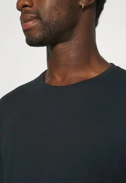 Pier One En promotion 2 PACK - T-shirt à manches longues t-shirts & polos col rond homme -Promos Pier One Boutique f69abb7916144e8aa0b01718277e8c4a