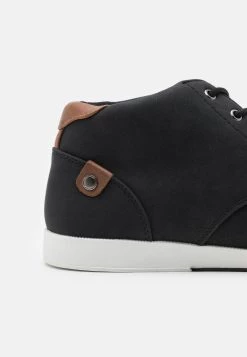 Pier One Bas Prix Baskets basses baskets & sneakers rond homme -Promos Pier One Boutique f8081cf554f24aa9ba5dce2f97a56259