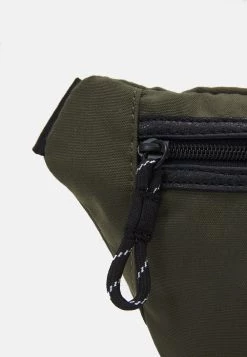 Pier One Rabais UNISEX - Sac banane sacs et accessoires fermeture éclair -Promos Pier One Boutique fb4ed324be7c43c0ad145b0042d7e5f8