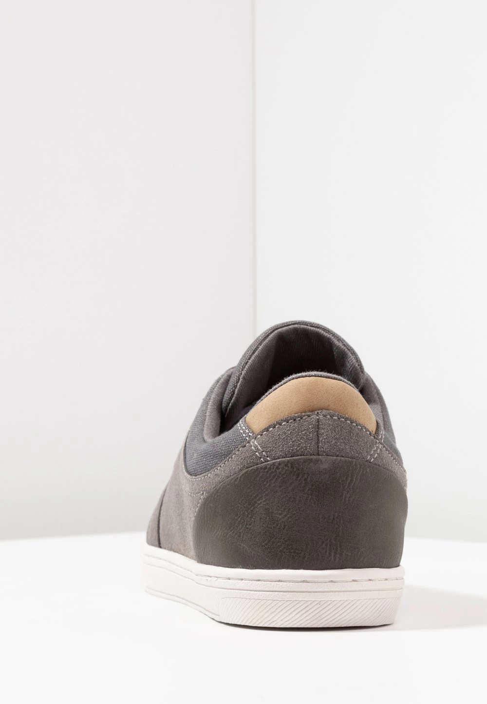 Prix Sympa Pier One Baskets basses sneakers rond homme 6 Prix Sympa Pier One Baskets basses sneakers rond homme – Image 4