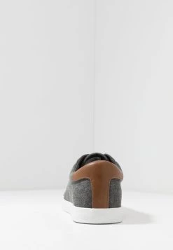 Qualité garantie 100% Pier One Baskets basses sneakers rond homme 13 Qualité garantie 100% Pier One Baskets basses sneakers rond homme -Promos Pier One Boutique fe3d810b8d1a4128ad9bcddafac4e7b0