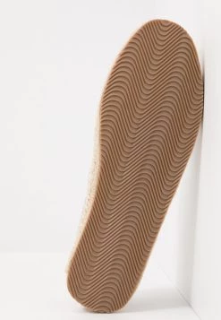 Bon Rapport Coût-Efficacité Pier One RENA ESPADRILLE UNISEX - Espadrilles chaussures basses rond -Promos Pier One Boutique ff857566a2324a0a98a3e8e14392817a